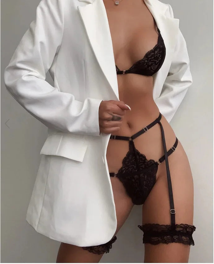 Romantic Lace Garter Set – Bra, Panty & Suspenders